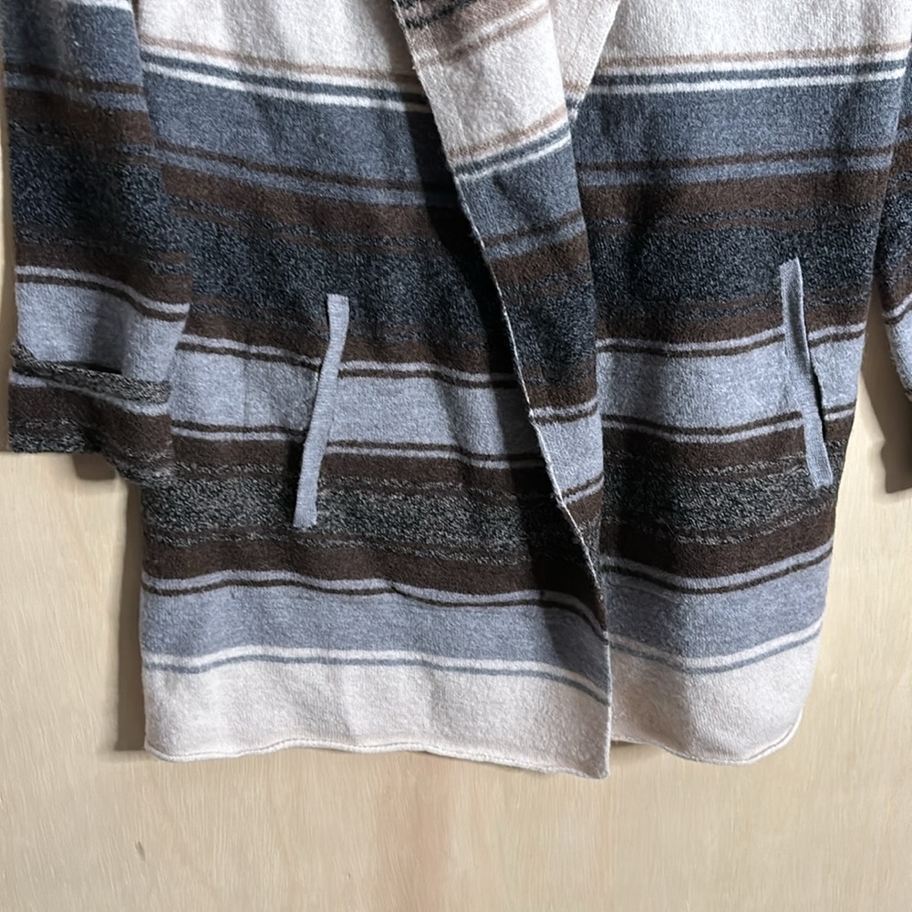 TOAD & CO Heartfelt Wool Hooded Sweater. Size small - Picture 3 of 9
